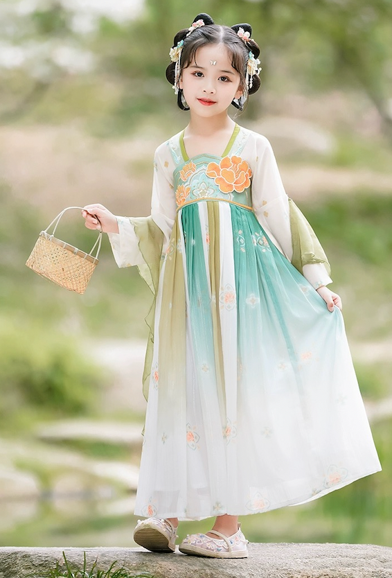 PreOder:Enchanting Green Xiuhe dress