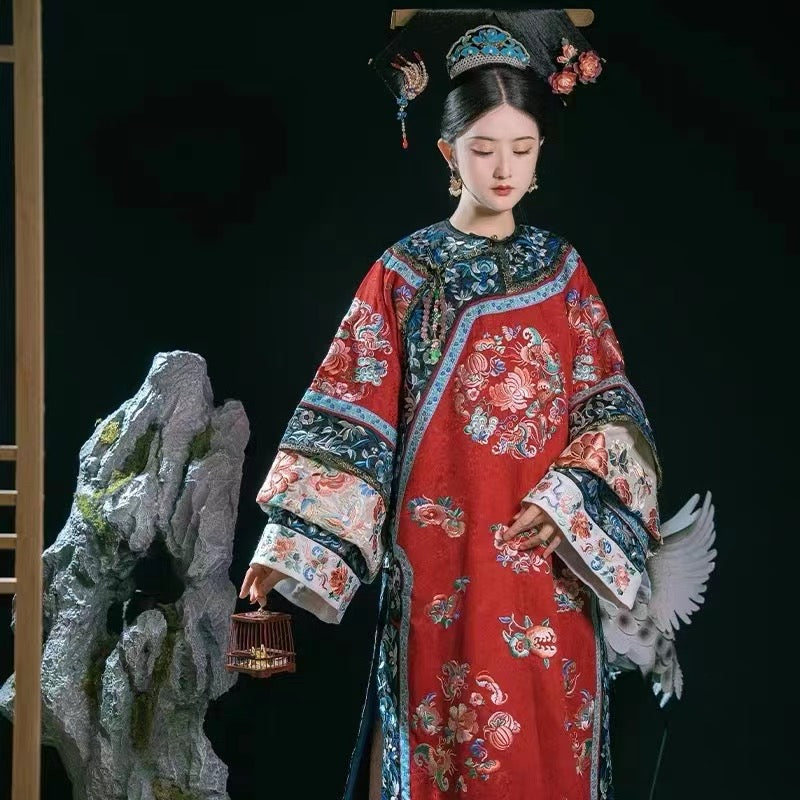 皇室优雅：清代汉服服饰——传统印花与宫廷优雅