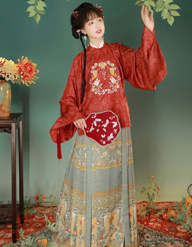红渔乐：明式汉服-琵琶袖绣花圆领上衣马脸裙