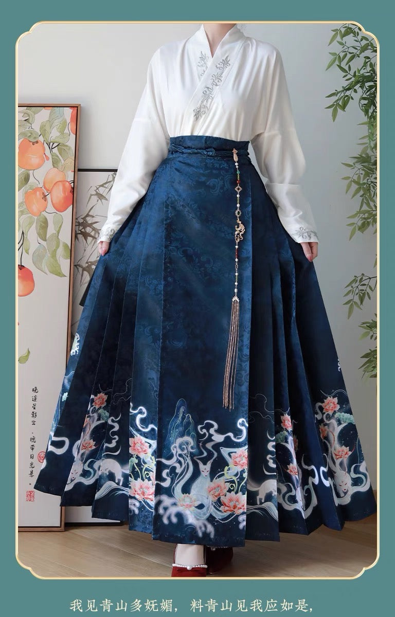 Lotus Fox Elegance : Ming-Style Hanfu - Embroidered Bishop Sleeve Horseface Skirt Set - Everyday Chinese Chic