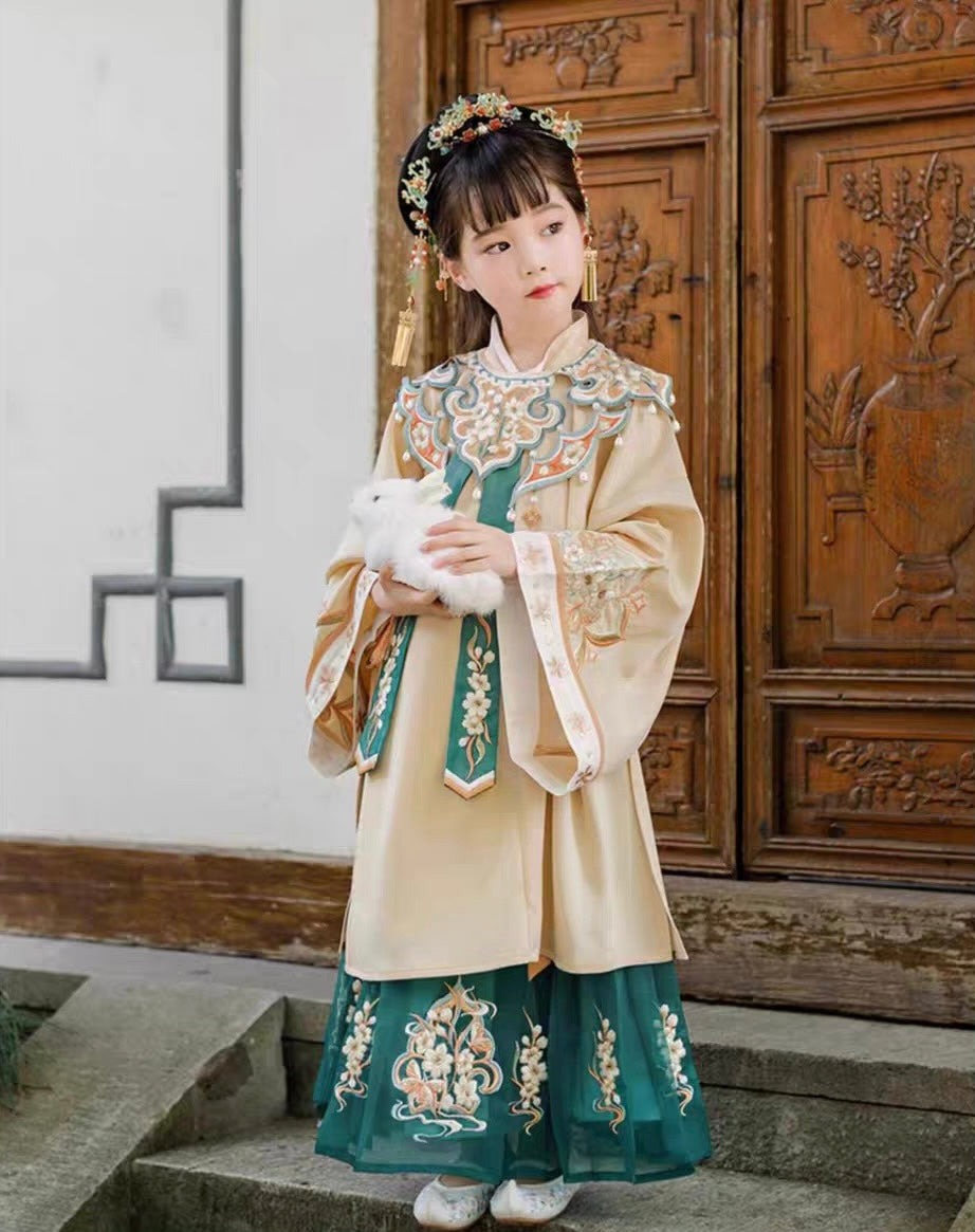 绿色优雅：女童云笺汉服套装-传统明式唐装