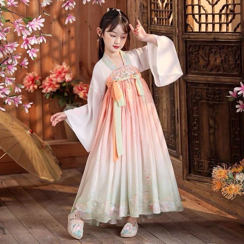 Twilight Glow: Ethereal Girl's Hanfu Dress