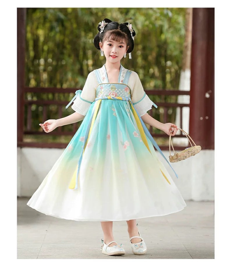 Moonlit Xiang in Teal: Ethereal Chinese Fairy Dress