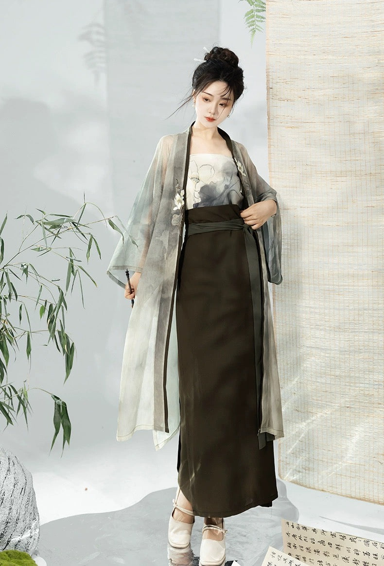 PreOrder:Timeless Beauty: Song Dynasty-Inspired Women's Hanfu in Modern Chinese Style