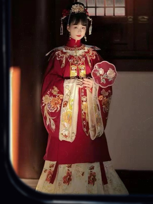 租新娘花开：精致红色汉服婚纱套装-绣花明式云肩长袍