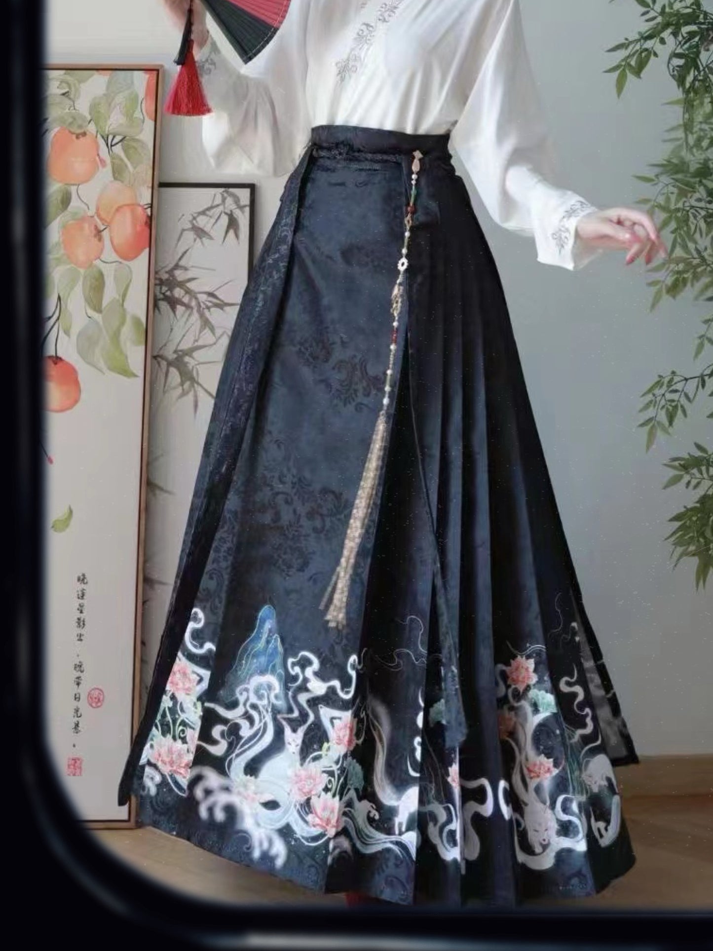 莲狐优雅 : 明式汉服 - 刺绣主教袖马脸裙套装 - 日常中式时尚
