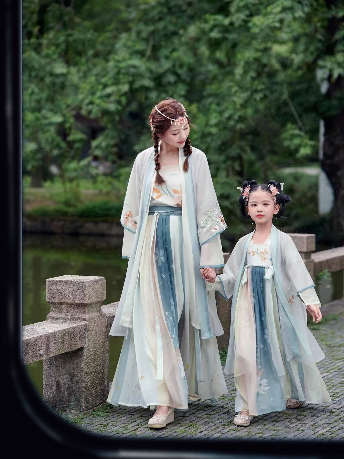 PreOrder: Qingrou Elegant Hanfu for Adults and Kids- Timeless Mother-Daughter Chinese Fashion