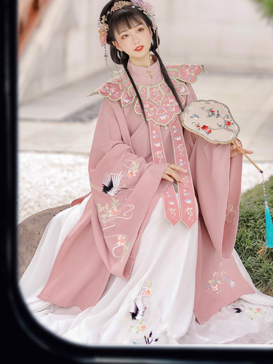 PreOder:Elegant Pink Embroidered Ming-Style Hanfu for Women