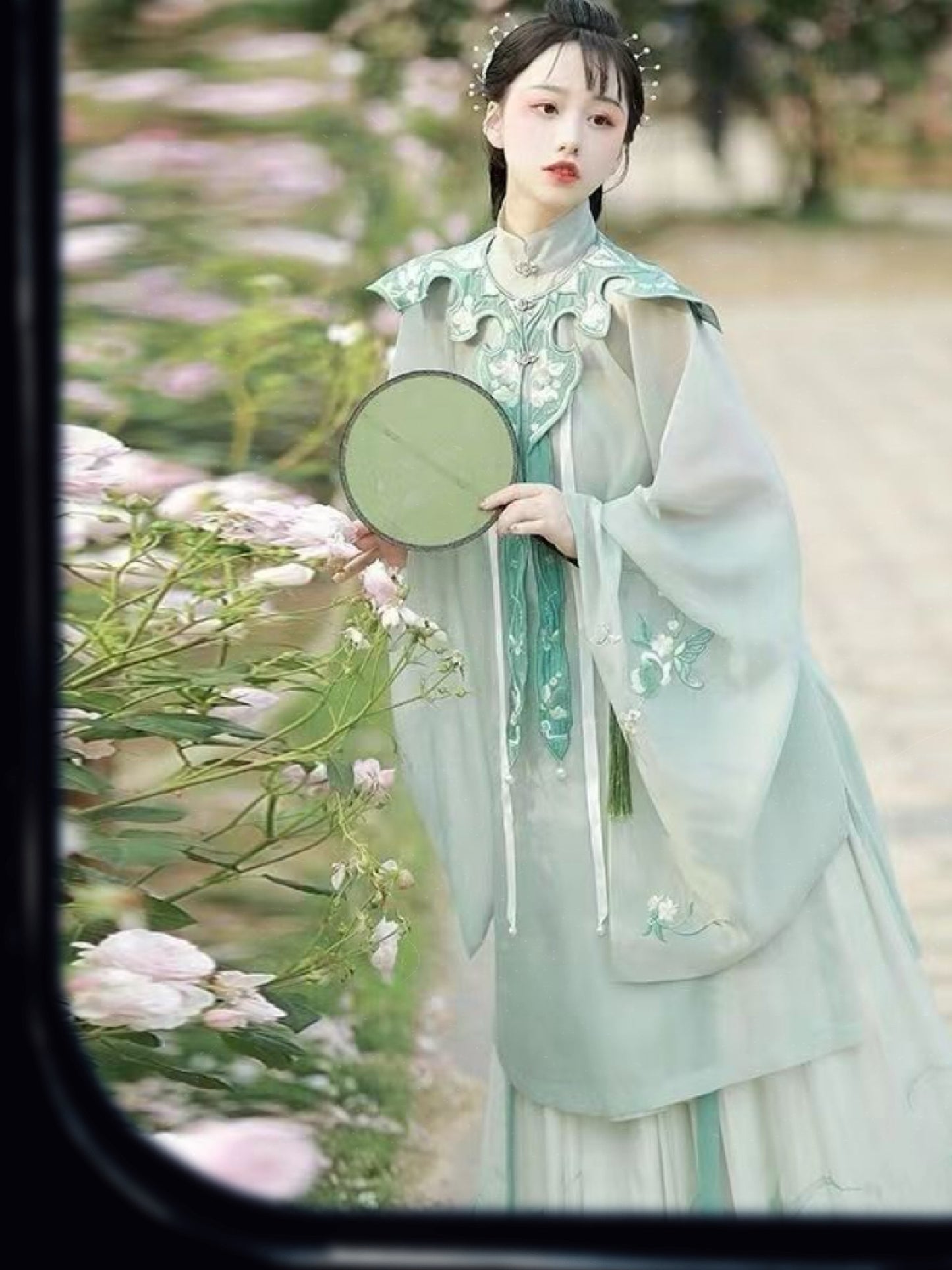Yunhe Green Ming-Style Hanfu: Traditional Diagonal Collar Long Shirt & Pleated Skirt with Cloud Shoulders