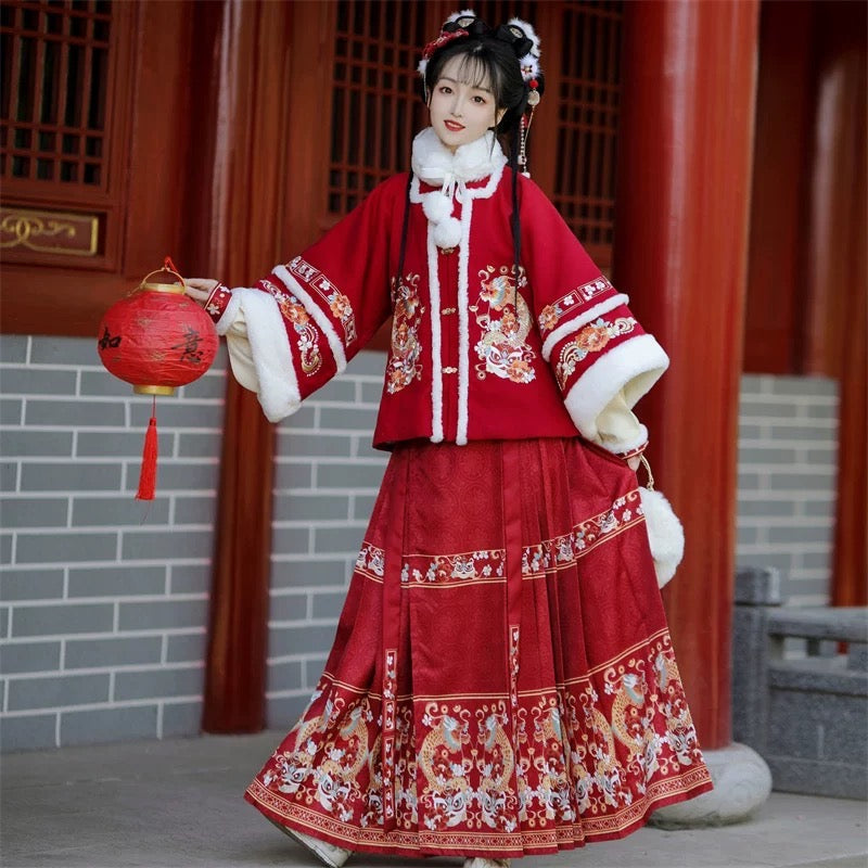 PreOrder：Jade Linglong Elegance - Adult Red Hanfu: Traditional Chinese Attire