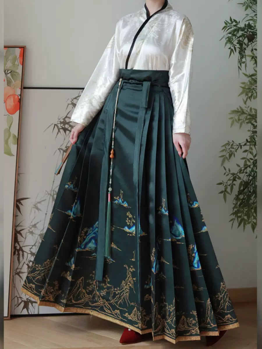 PreOrder:River and Mountain Elegance in Green: 'Thousand Miles' Song-Style Hanfu - Horseface Skirt Set